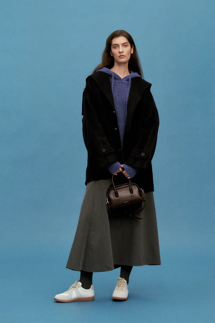 2211-nicole-hooded-sweater-in-wool-boucl–1.webp