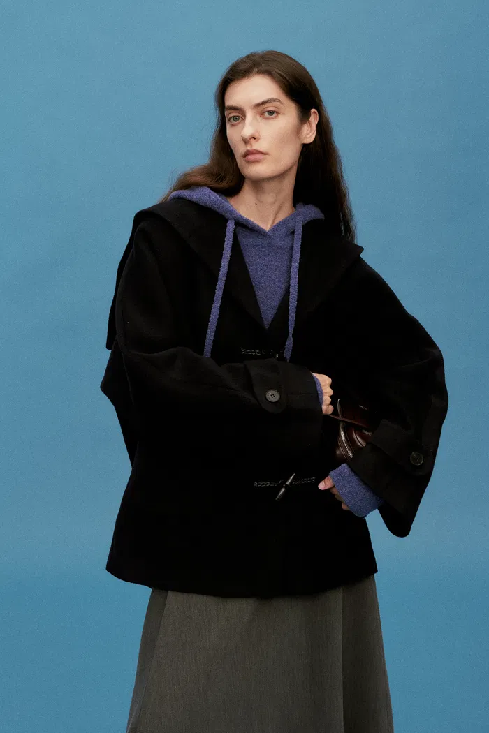 2211-nicole-hooded-sweater-in-wool-boucl–1.webp