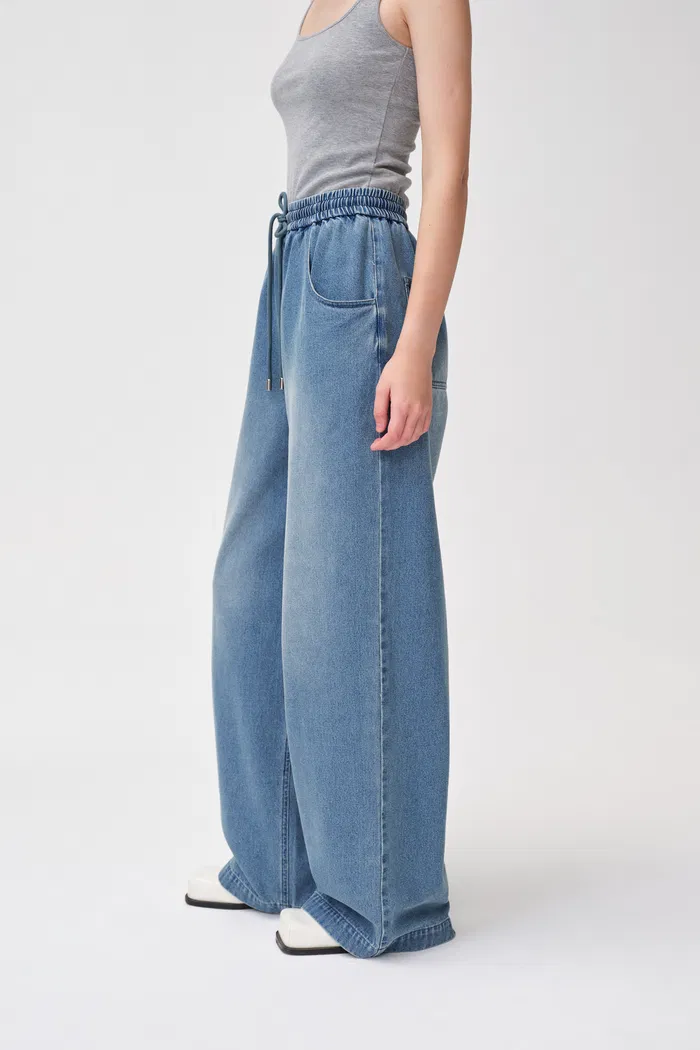 229-bulb-pull-on-faded-jeans-in-cotton-denim-1.webp