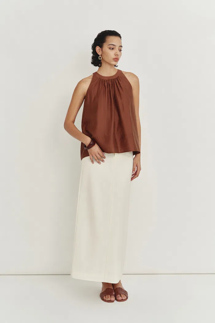 2375-magalie-straight-skirt-in-australian-merino-blend-1.webp