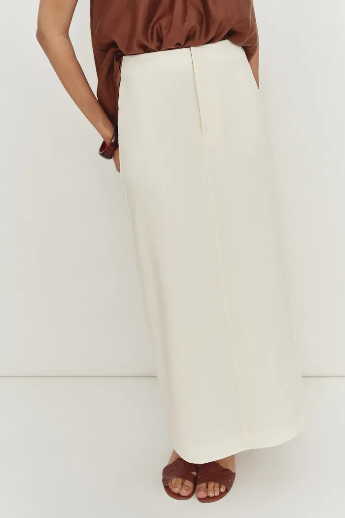 2375-magalie-straight-skirt-in-australian-merino-blend-1.webp