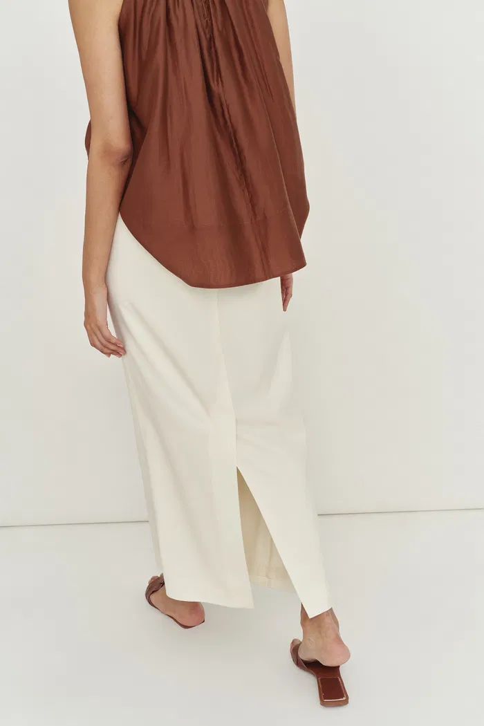 2375-magalie-straight-skirt-in-australian-merino-blend-1.webp