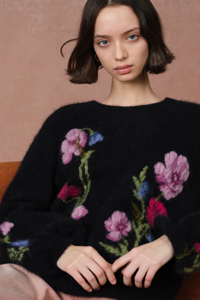 2498-rhoeadine-3d-jacquard-embroidered-sweater-1.webp