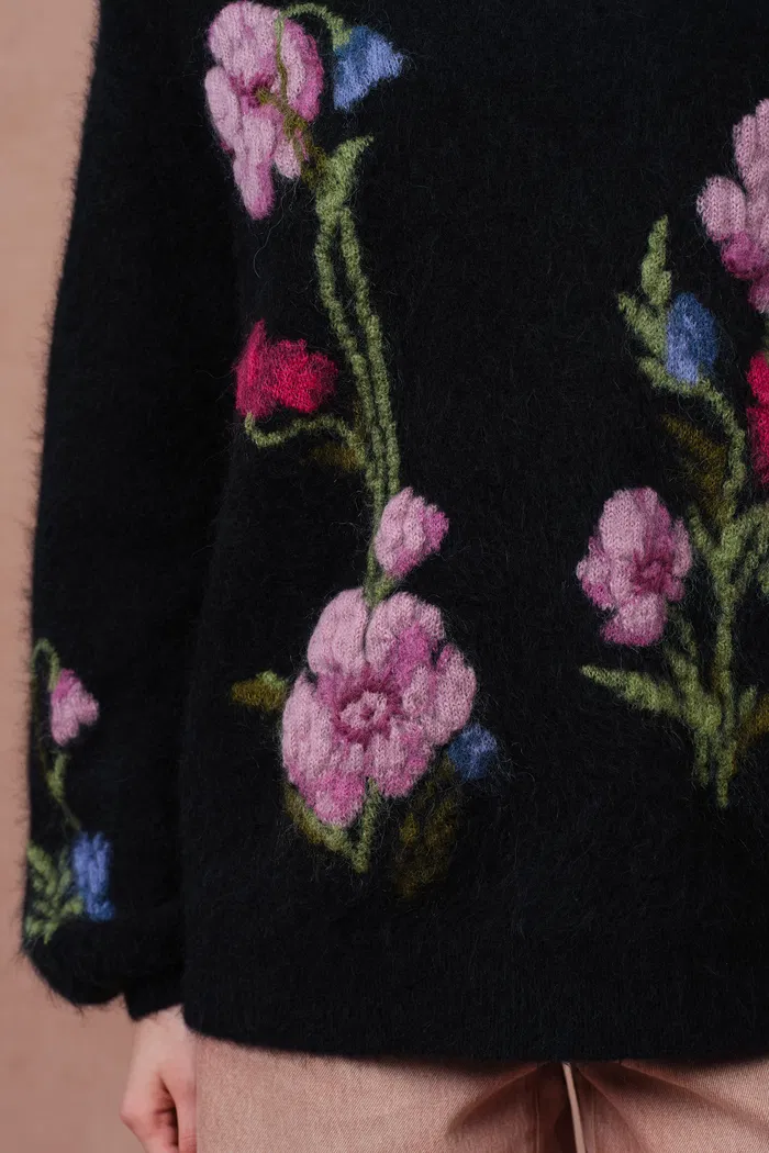 2498-rhoeadine-3d-jacquard-embroidered-sweater-1.webp