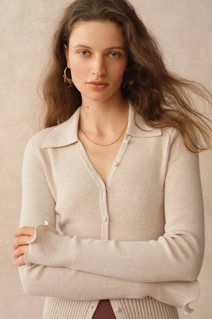 2550-katia-beige-wavy-cuff-fitted-collared-cardigan-in-stretchy-merino-wool-cable-knit-1.webp