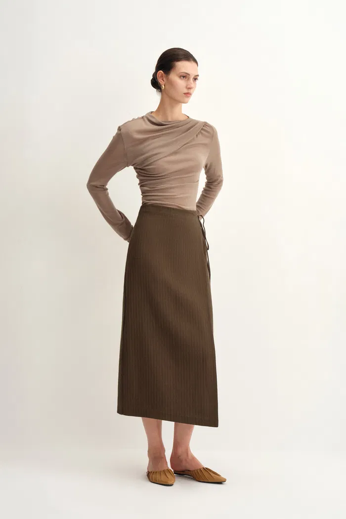 2558-jeanet-adjustable-tie-asymmetric-midi-skirt-in-cotton-herringbone-1.webp