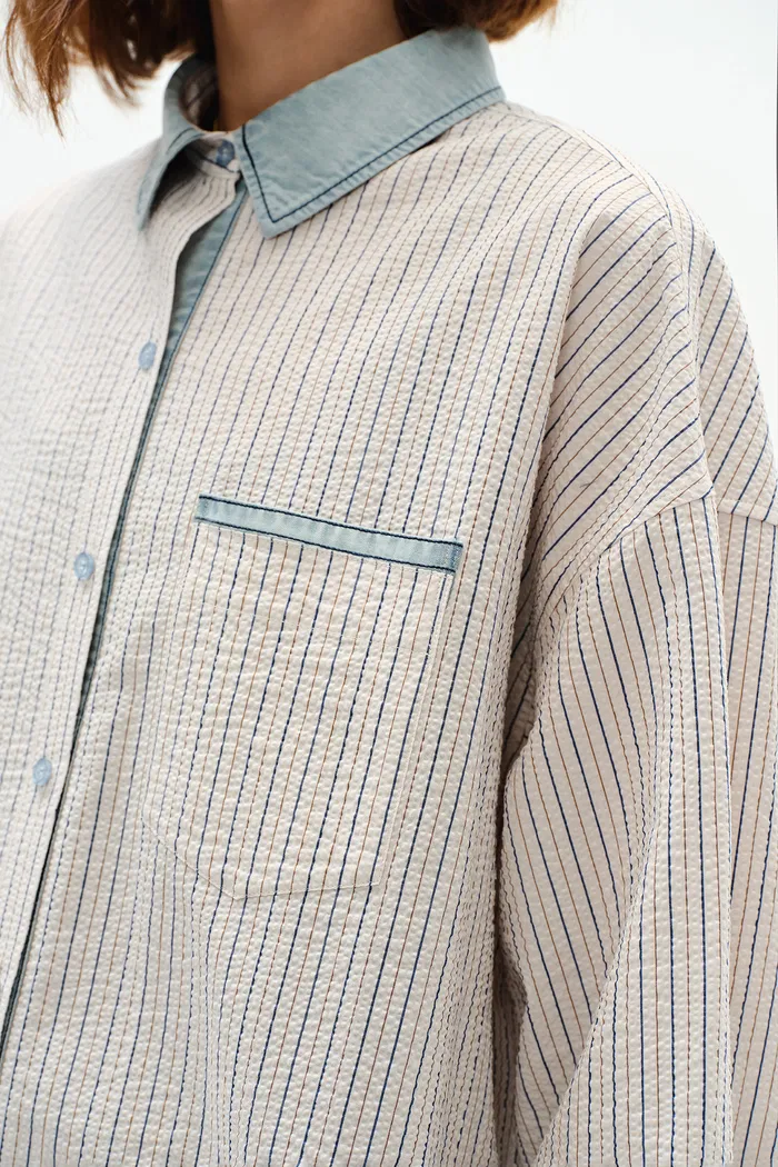 2732-daisy-denim-collar-striped-shirt-in-cotton-seersucker-1.webp