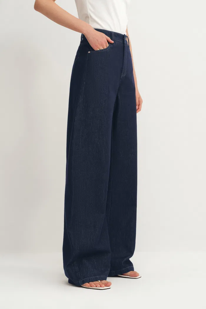 2790-akari-barrel-leg-jeans-in-lyocell-denim-1.webp