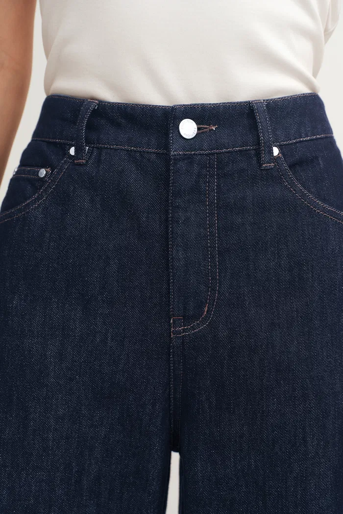 2790-akari-barrel-leg-jeans-in-lyocell-denim-1.webp