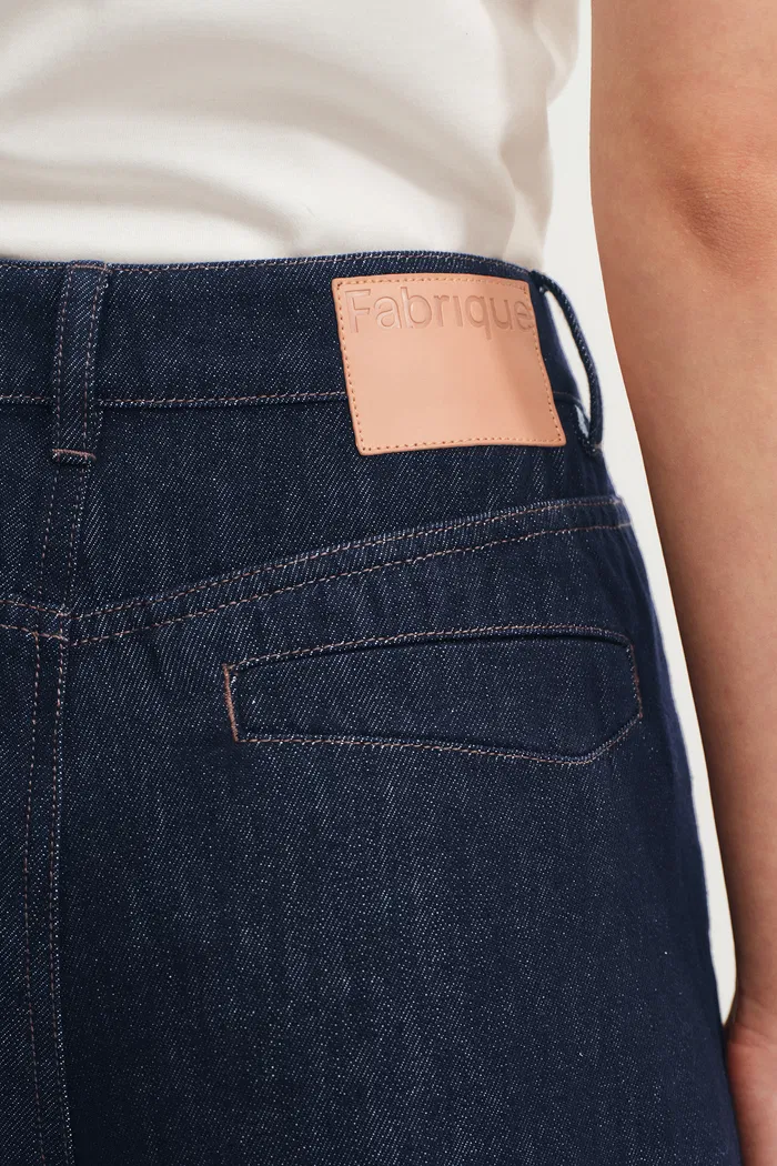 2790-akari-barrel-leg-jeans-in-lyocell-denim-1.webp
