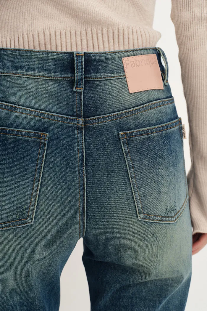 2844-ava-contoured-waistband-gradient-washed-flared-jeans-in-stretchy-denim-1.webp