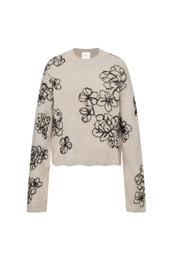 2866-poppy-embroidered-sweater-in-chunky-wool-knit-1.webp