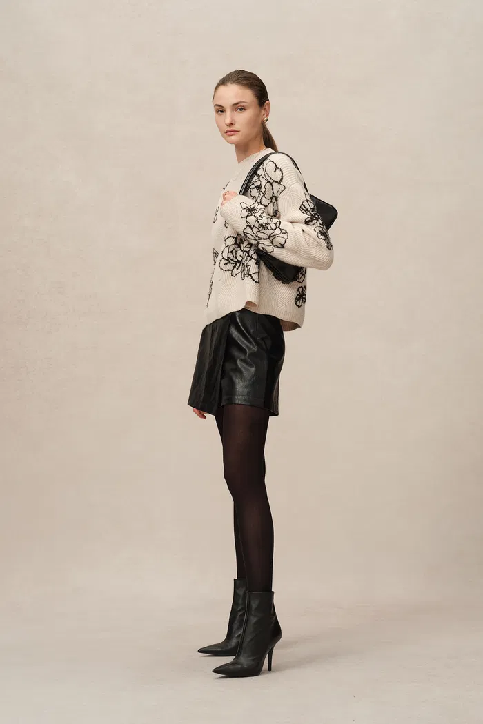 2866-poppy-embroidered-sweater-in-chunky-wool-knit-1.webp