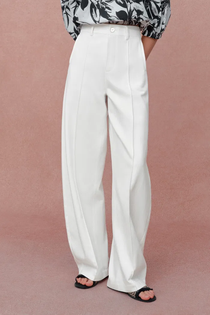 Cassie Low Curve Jeans in Lyocell Denim