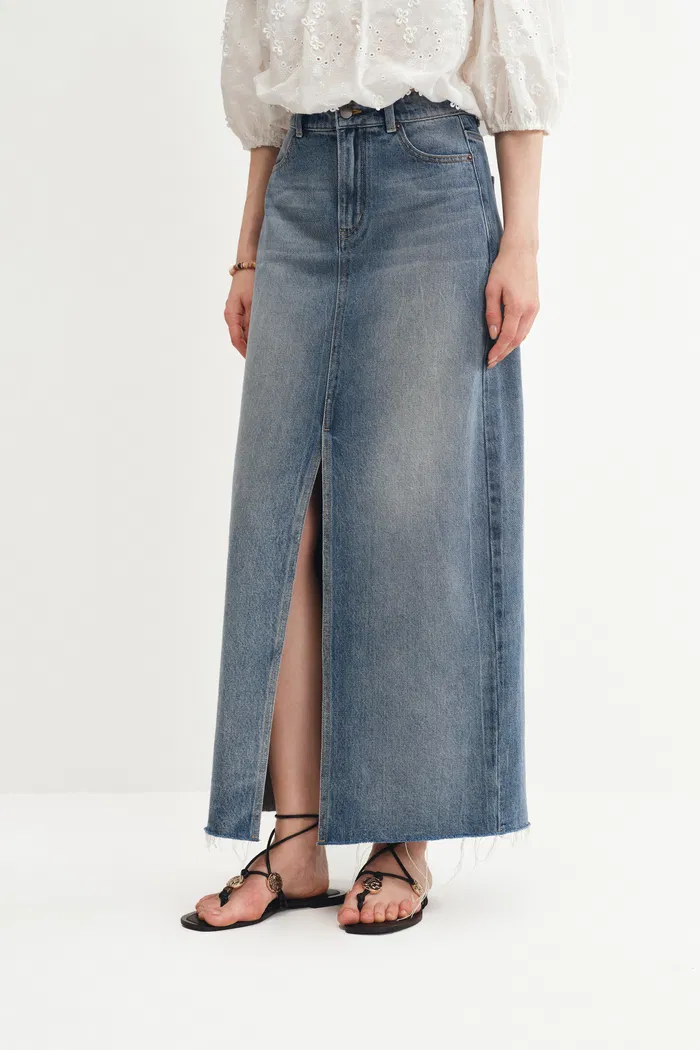 2992-denim-skirt-in-cotton-denim-1.webp