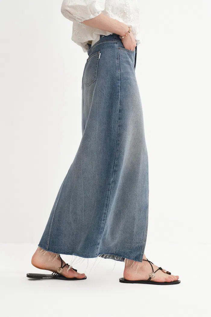 2992-denim-skirt-in-cotton-denim-1.webp