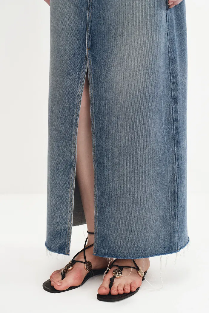 2992-denim-skirt-in-cotton-denim-1.webp