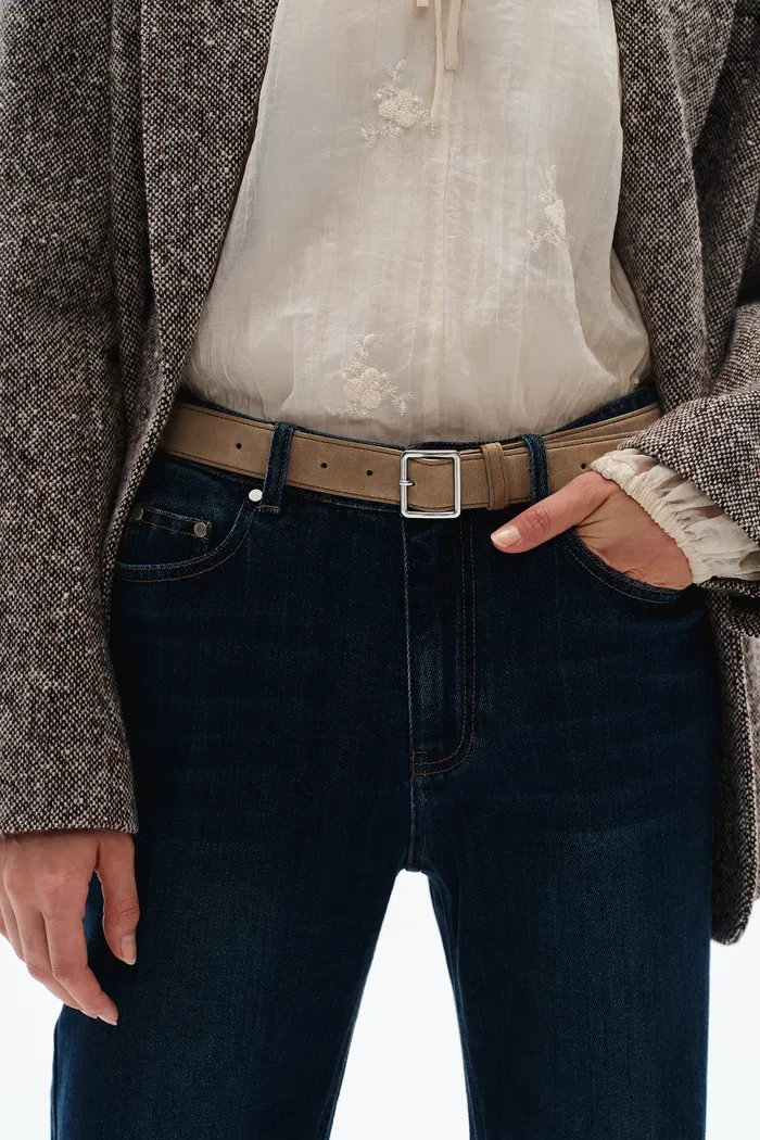 3-classic-belt-in-italian-suede-leather-1.webp