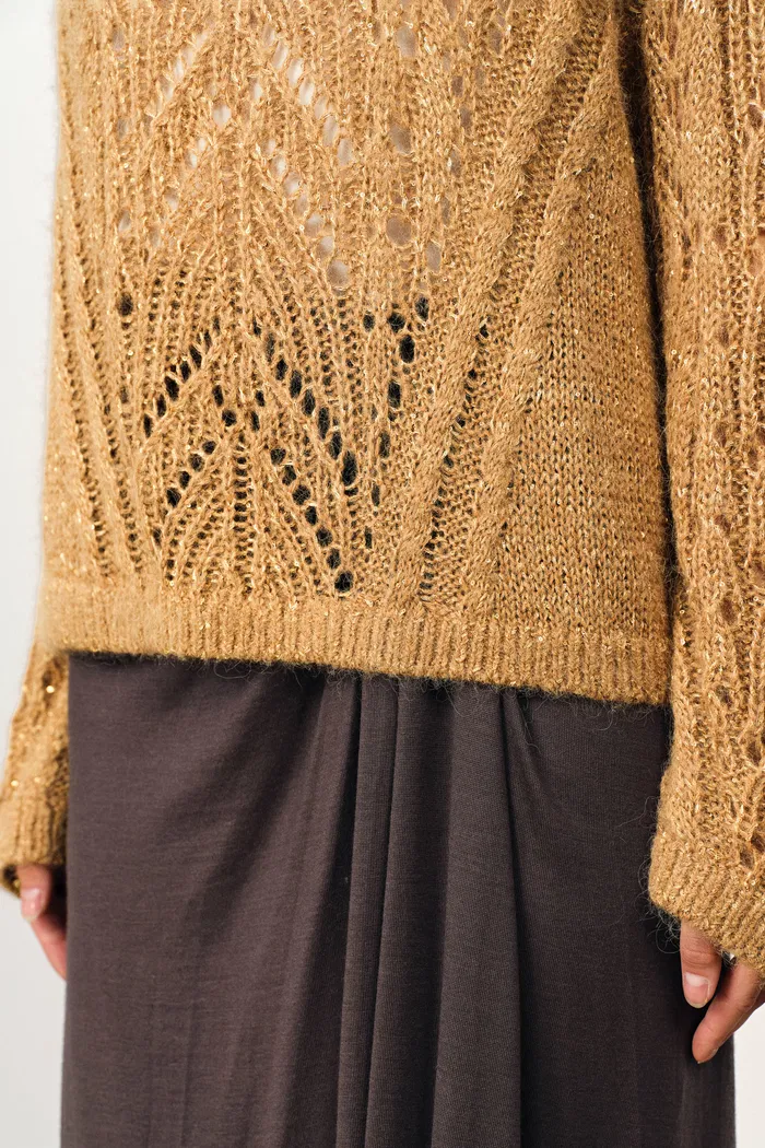 3077-ella-hand-work-baroquesweater-in-alpaca-sequin-yarn-1.webp