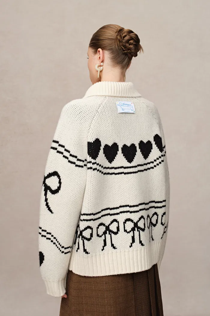 3131-perla-dachshunds-jacquard-cardigan-in-chucky-merino-wool-knit-1.webp