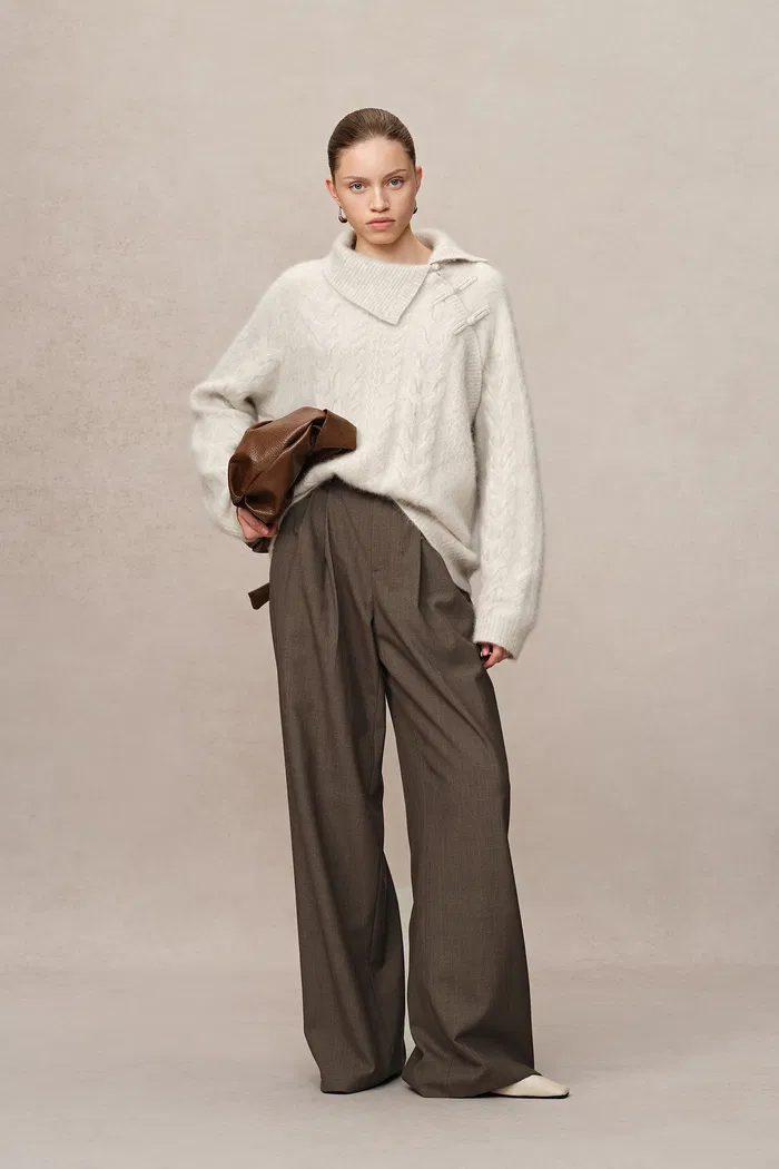 3292-tolerate-hand-sewn-trousers-in-lightweight-wool-blend-1.webp