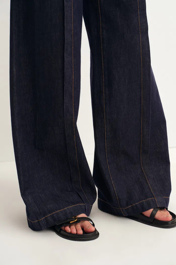 33-margot-hand-sewn-double-breasted-buttons-baggy-jeans-in-cotton-denim-1.webp