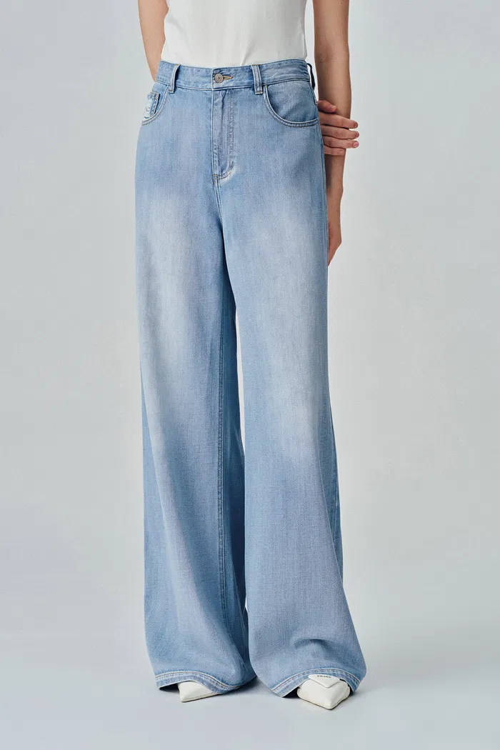 3362-prevernae-washed-wide-leg-jeans-in-cotton-denim-1.webp