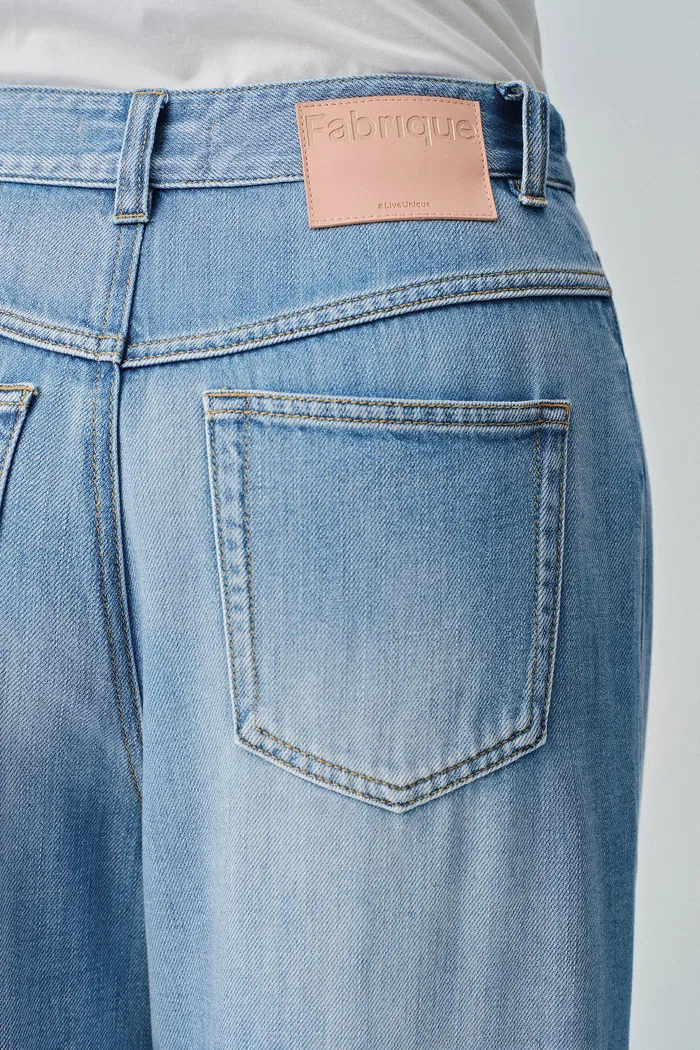 3362-prevernae-washed-wide-leg-jeans-in-cotton-denim-1.webp