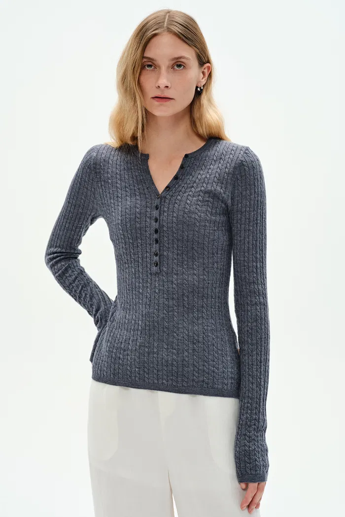 3402-issac-long-sleeve-pullover-in-in-australian-merino-yarn-knit-1.webp