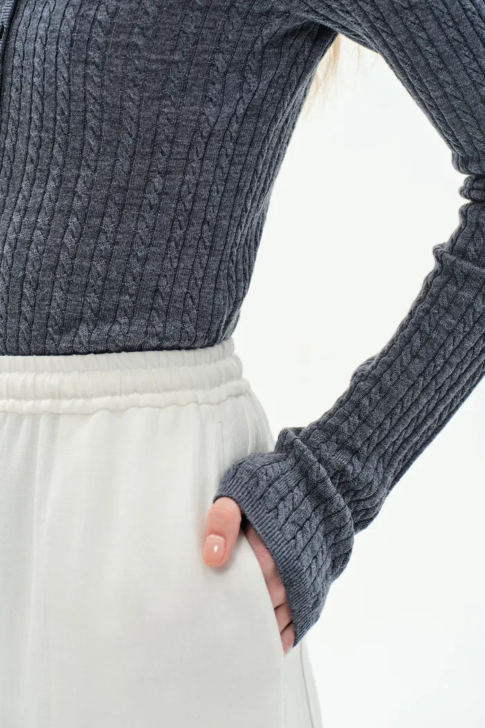 3402-issac-long-sleeve-pullover-in-in-australian-merino-yarn-knit-1.webp