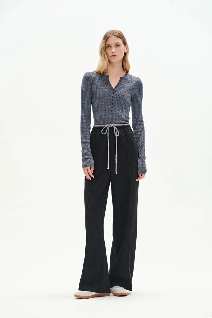 3402-issac-long-sleeve-pullover-in-in-australian-merino-yarn-knit-1.webp
