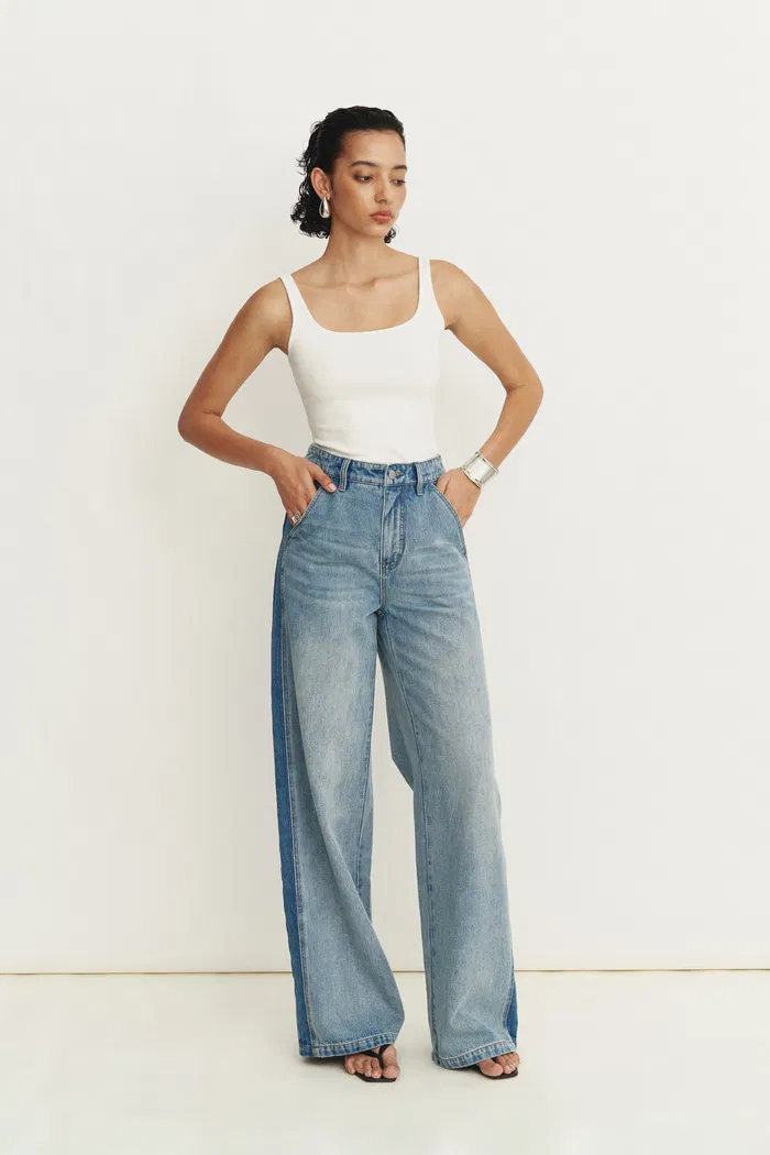 Liz Square Neck Body Con Sleeveless Tank Top in High-Stretch Ribbed Knit