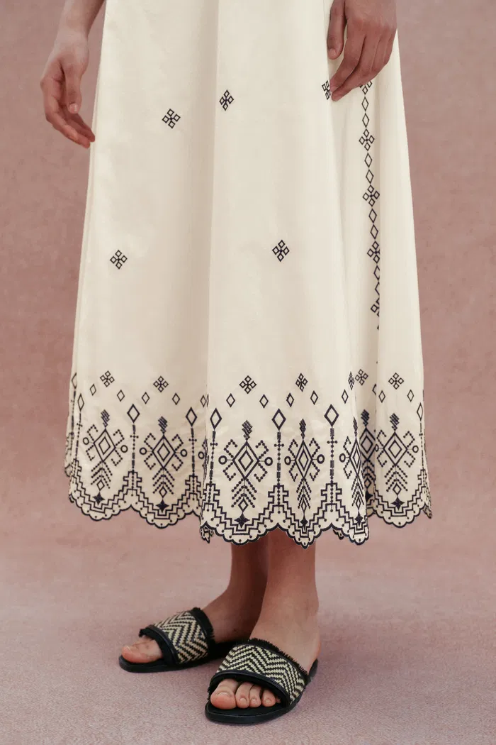 3463-olivia-scalloped-hem-embroidered-skirt-in-premium-silk-cotton-1.webp