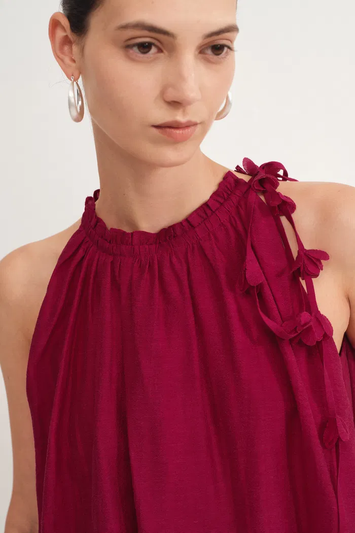 3557-joyce-hand-woven-flora-halter-neck-top-in-acetate-linen-blend-1.webp