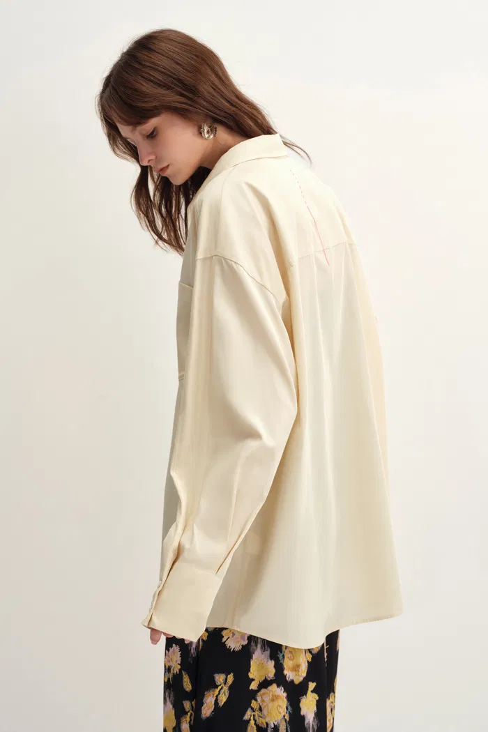 3579-nicole-pleated-sleeve-oversized-shirt-in-cotton-plain-weave-1.webp