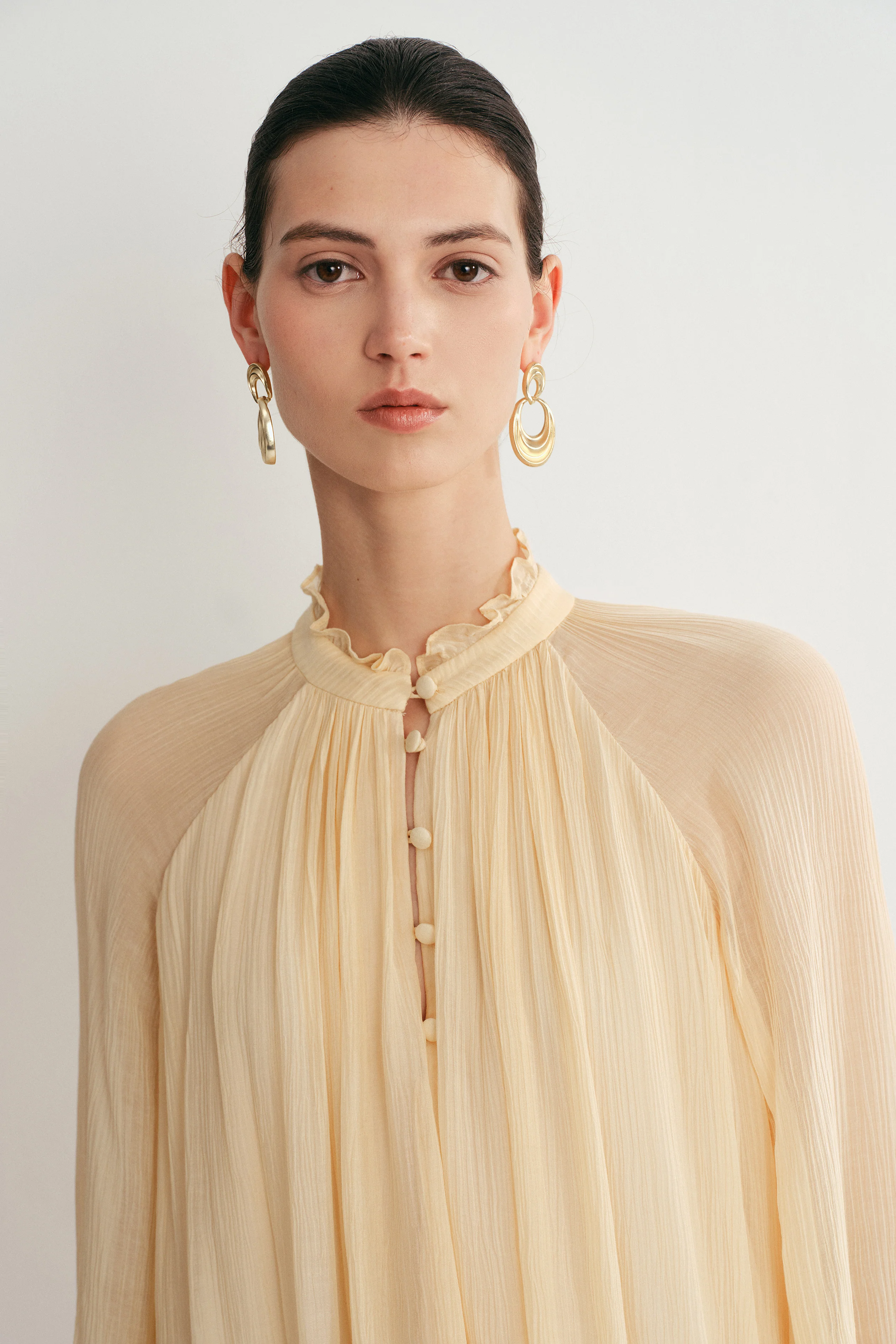 359-wendy-ruffle-dress-in-silk-crepe-1.webp