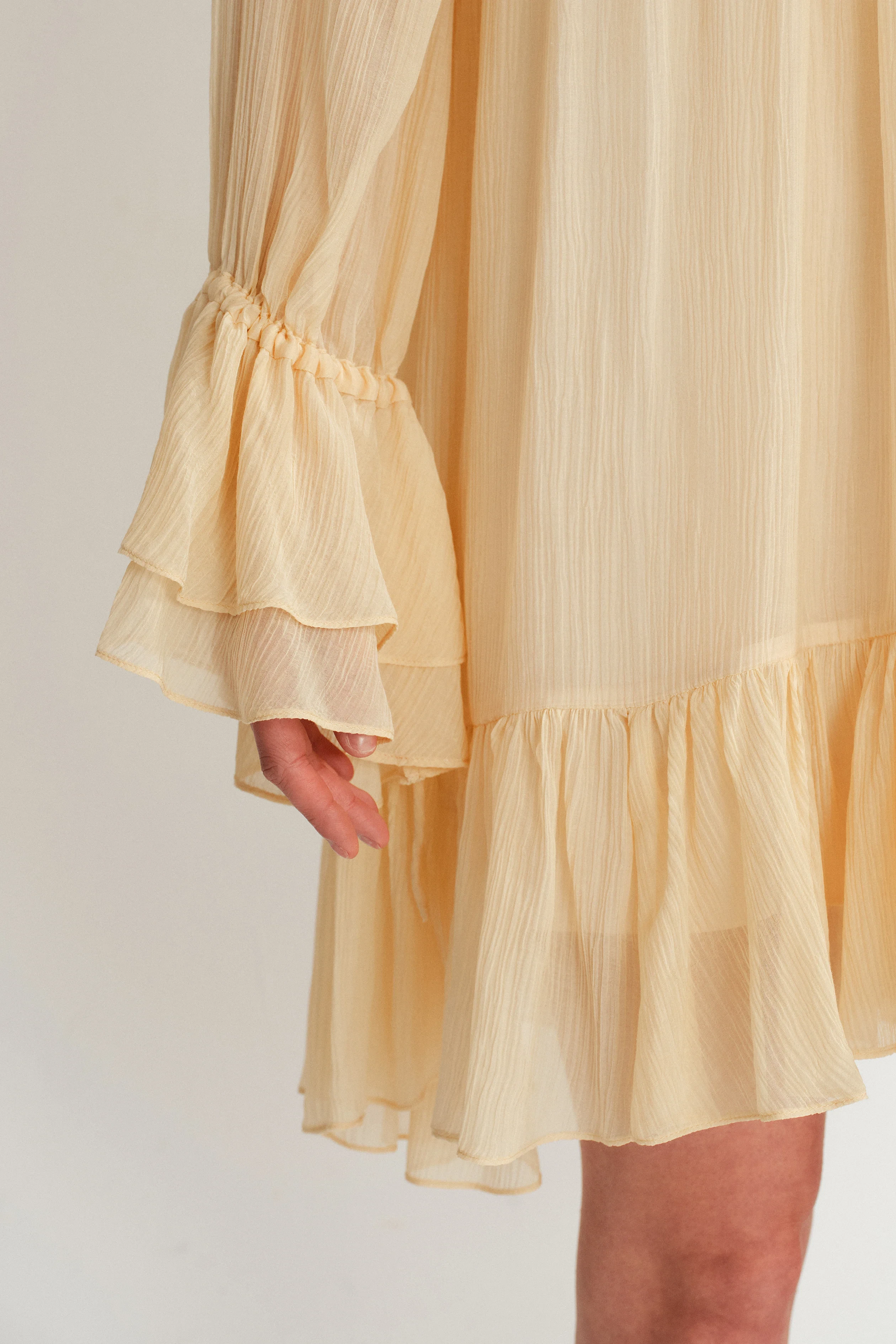 359-wendy-ruffle-dress-in-silk-crepe-1.webp