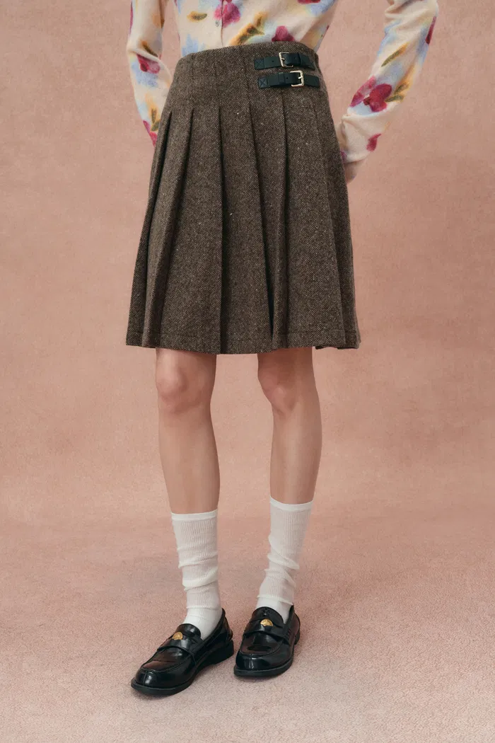 3655-maeve-leather-buttoned-pleated-skirt-in-merino-wool-1.webp