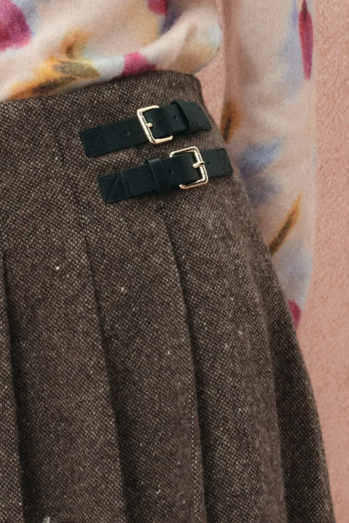 3655-maeve-leather-buttoned-pleated-skirt-in-merino-wool-1.webp
