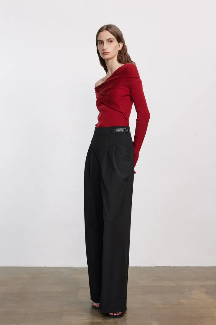 3727-venus-asymmetry-collar-sweater-in-wool-silk-blend-1.webp