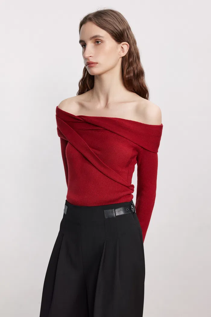 3727-venus-asymmetry-collar-sweater-in-wool-silk-blend-1.webp