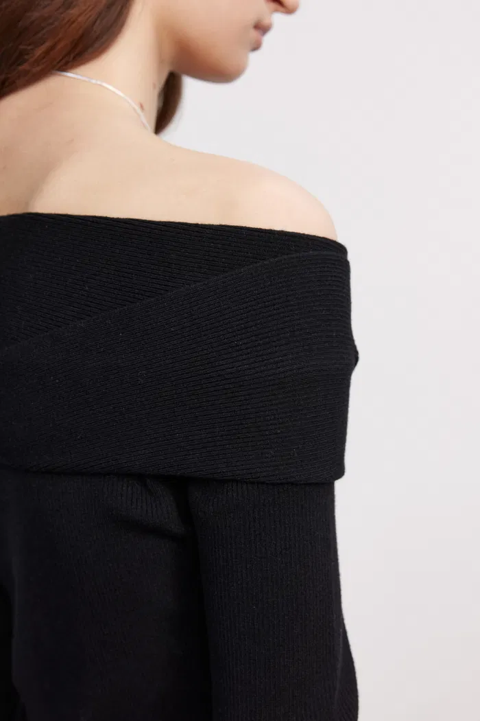 3793-venus-asymmetrical-off-shoulder-sweater-in-wool-silk-blend-1.webp