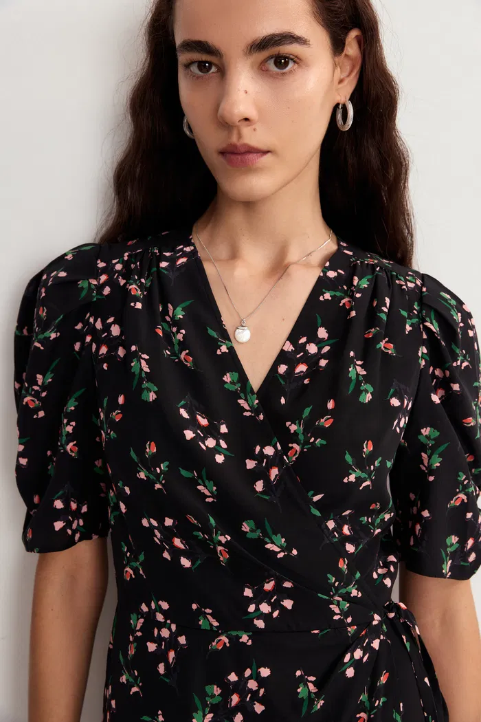 3894-teana-v-neck-floral-dress-in-mulberry-silk-crepe-1.webp