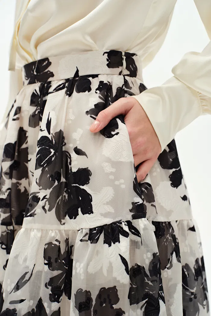 3912-rhea-jacquard-print-skirt-in-heavy-jacquard-mesh-1.webp
