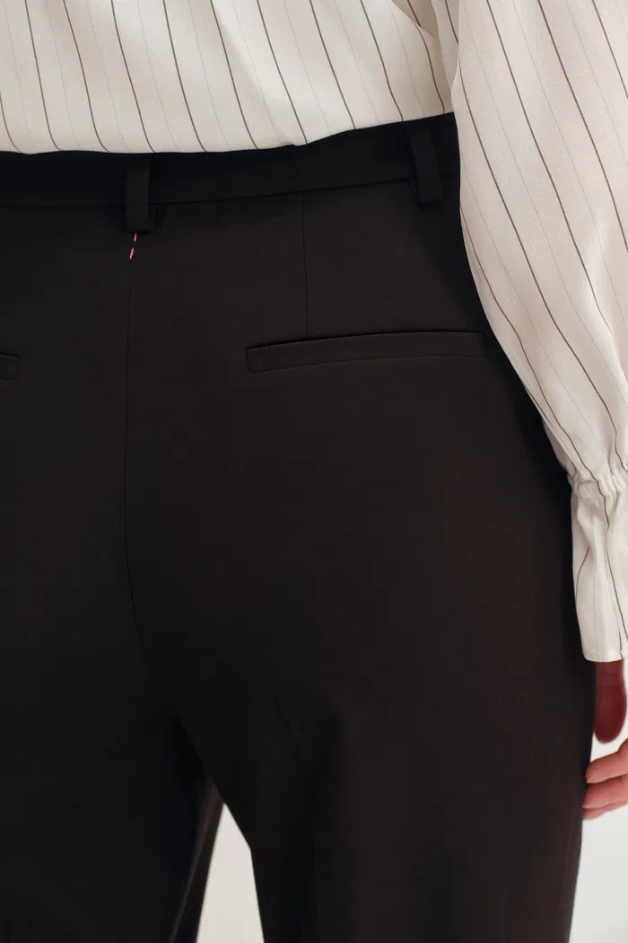 393-raelyn-wrinkle-resistant-casual-pants-in-four-way-stretch-fabric-1.webp
