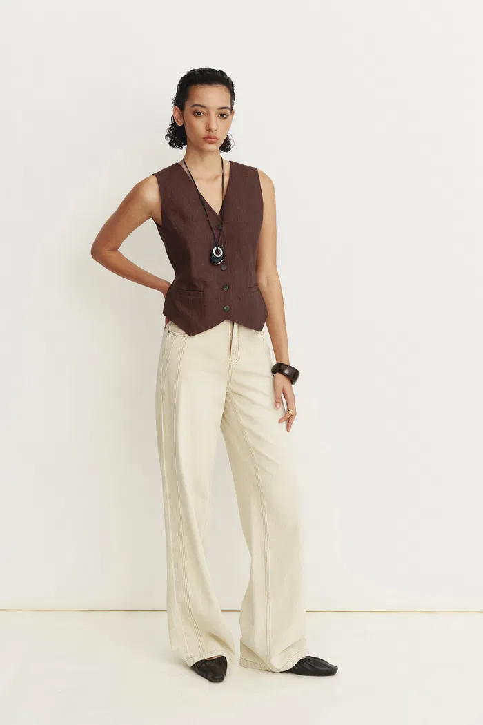 3992-evelyn-adjustable-belt-vest-top-in-linen-herringbone-1.webp