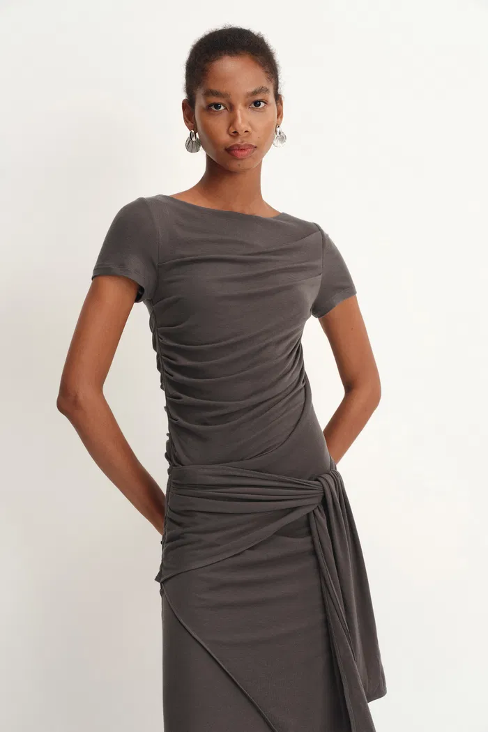 405-nhat-jersey-dress-in-tencel-merino-knit-1.webp