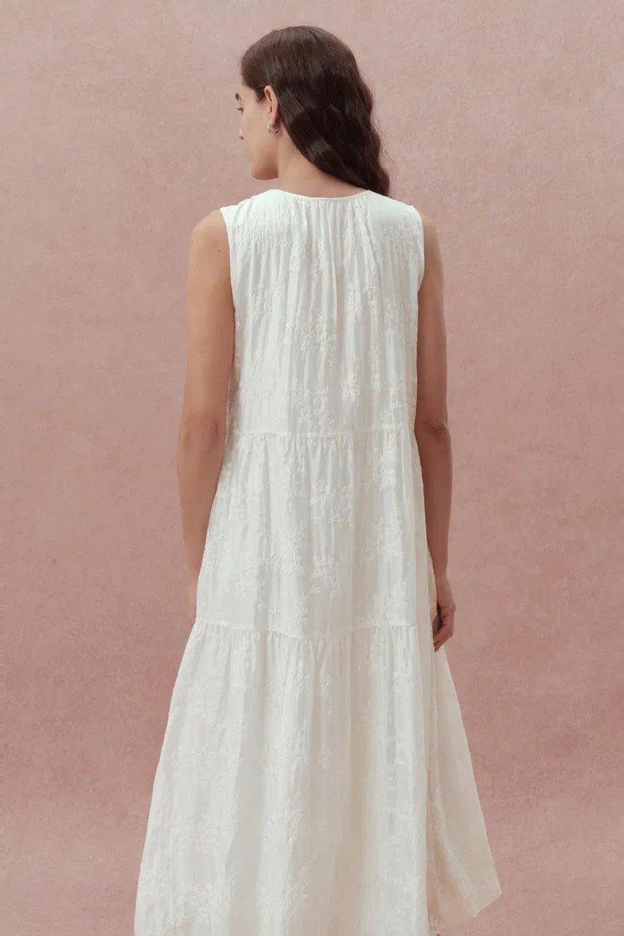 4116-stella-sleeveless-dress-in-lyocell-embroidery-1.webp