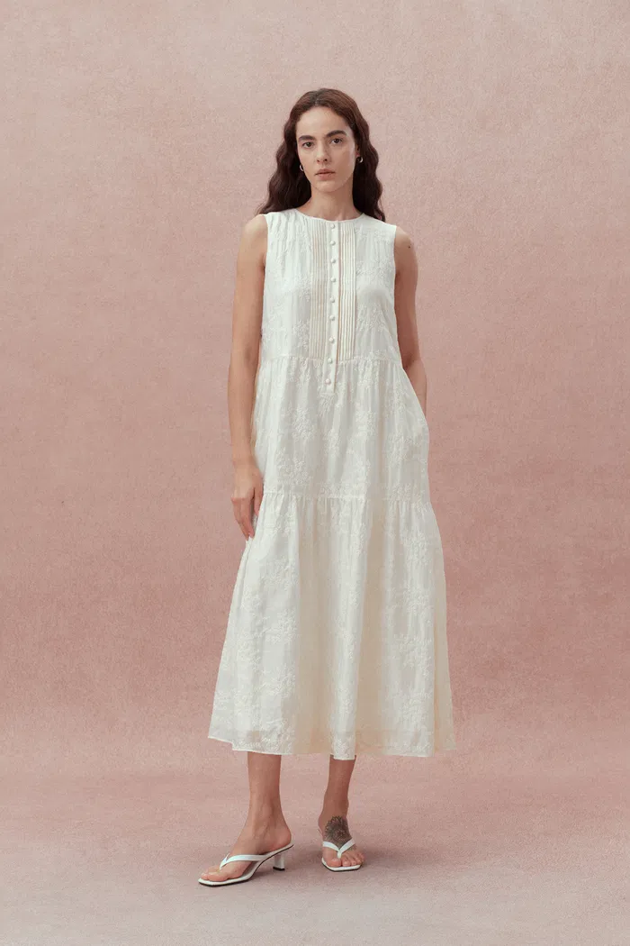 4116-stella-sleeveless-dress-in-lyocell-embroidery-1.webp
