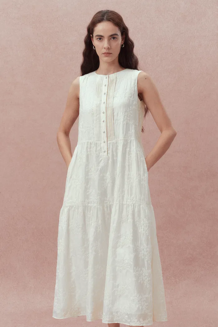 4116-stella-sleeveless-dress-in-lyocell-embroidery-1.webp